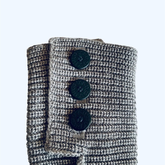 Smokey gray knit Uggs - Picture 10 of 14